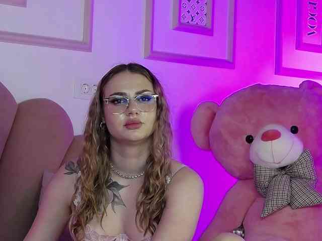 AbbyWhite webcam