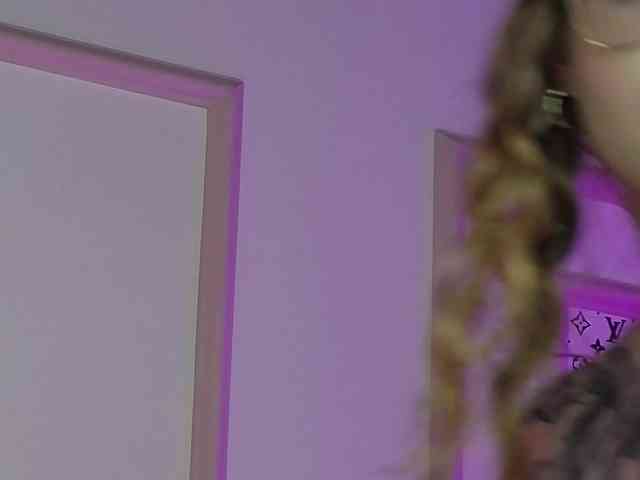 AbbyWhite webcam