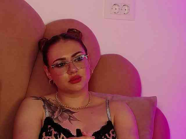 AbbyWhite webcam