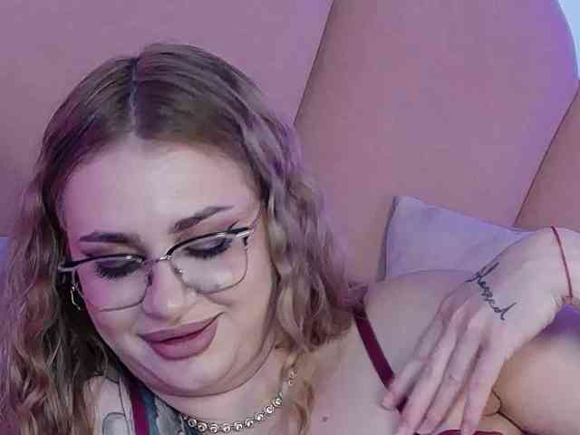 AbbyWhite webcam