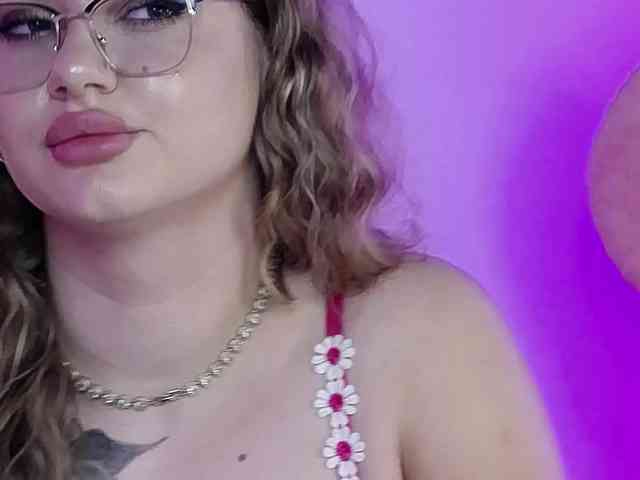 AbbyWhite webcam
