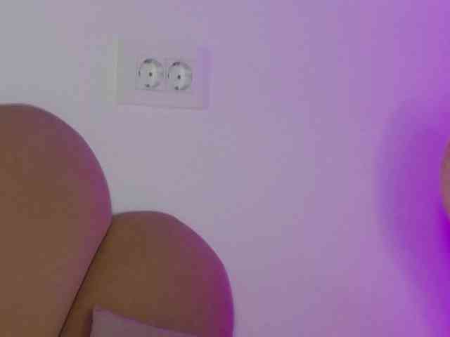 AbbyWhite webcam
