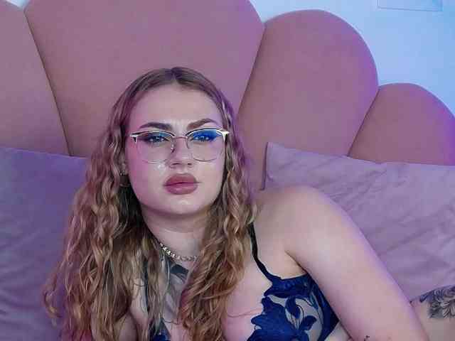 AbbyWhite webcam