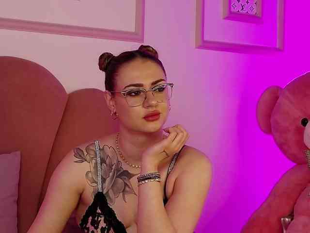 AbbyWhite webcam