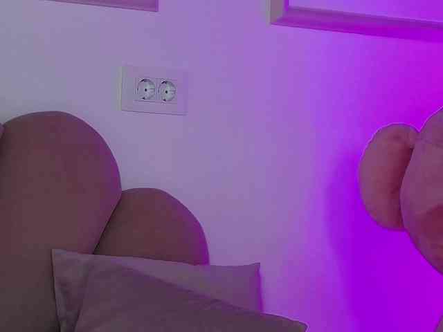 AbbyWhite webcam