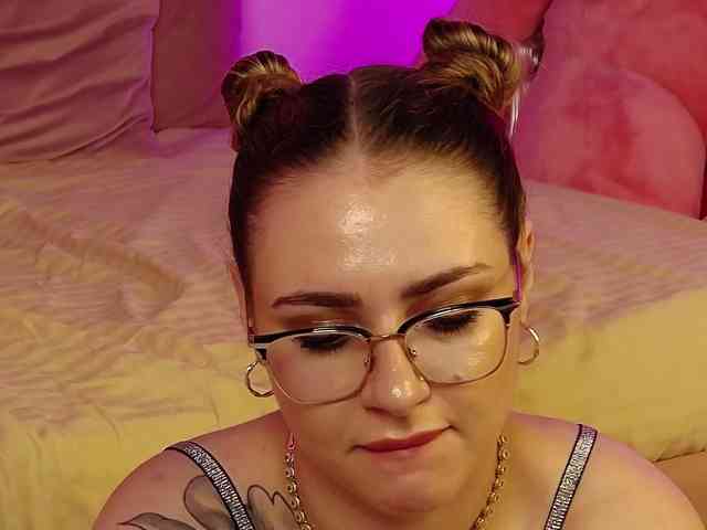 AbbyWhite webcam