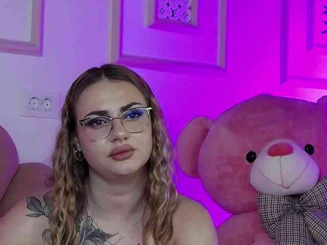 AbbyWhite webcam