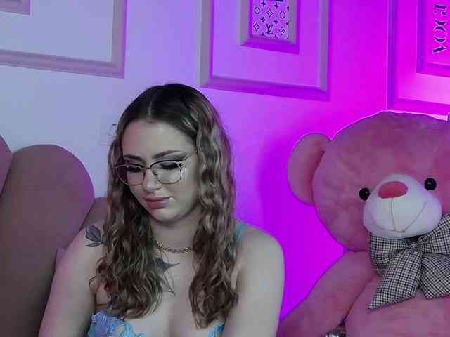 AbbyWhite webcam