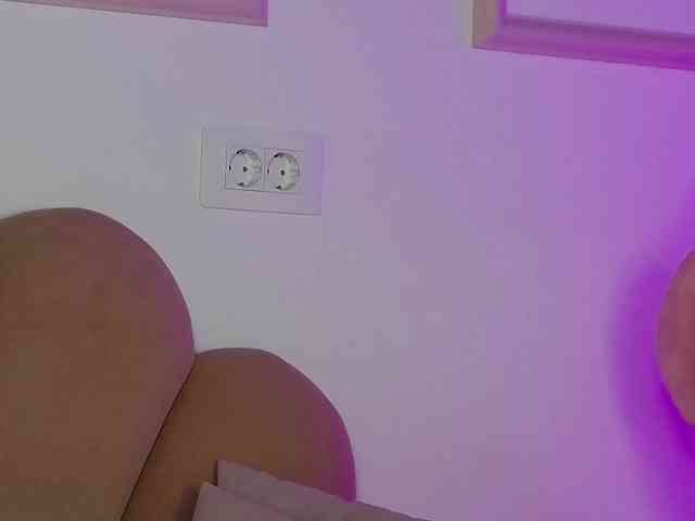 AbbyWhite webcam