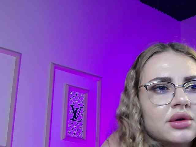 AbbyWhite webcam