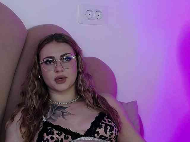 abbywhite's live room