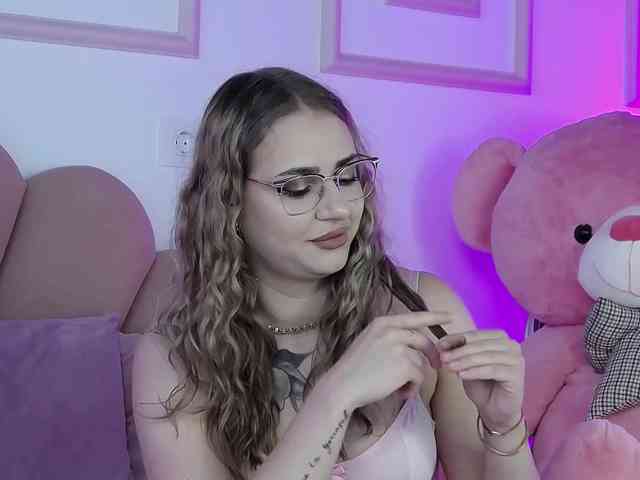AbbyWhite webcam