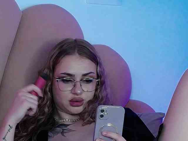 AbbyWhite webcam