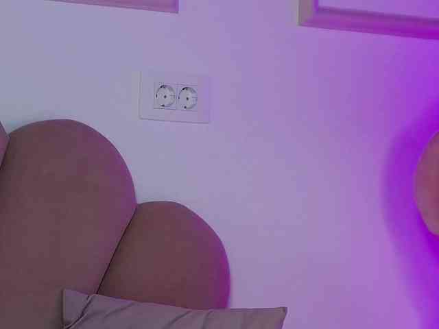 AbbyWhite webcam