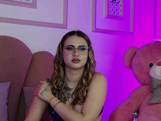 AbbyWhite webcam