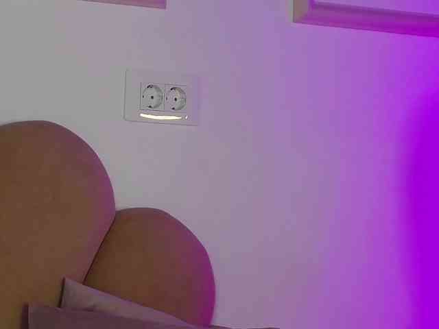 AbbyWhite webcam