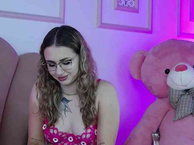 AbbyWhite webcam