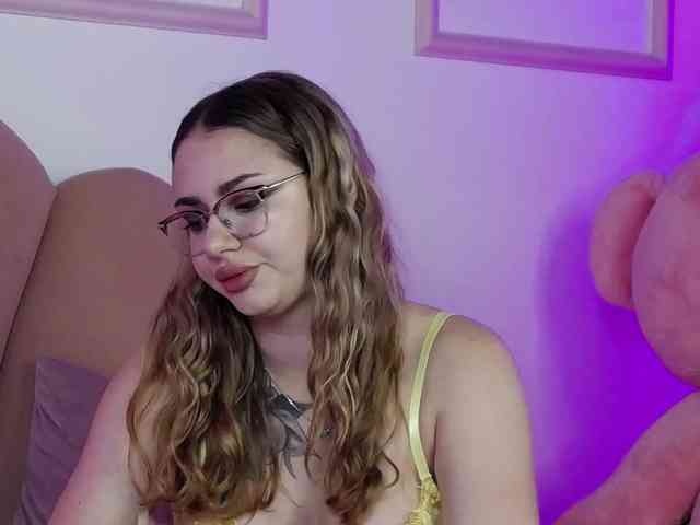 AbbyWhite webcam