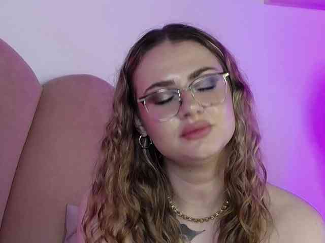 AbbyWhite webcam