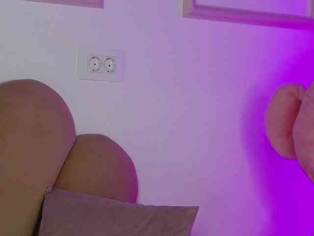 AbbyWhite webcam