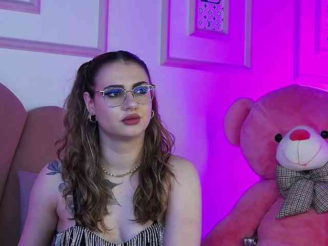AbbyWhite webcam