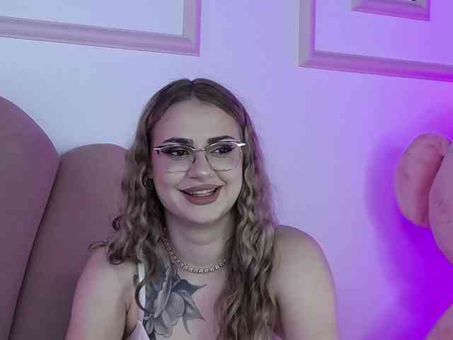 AbbyWhite webcam