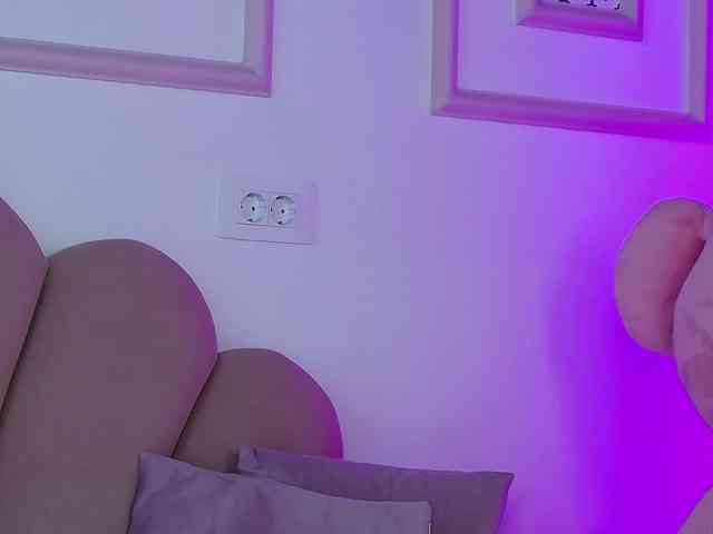 AbbyWhite webcam