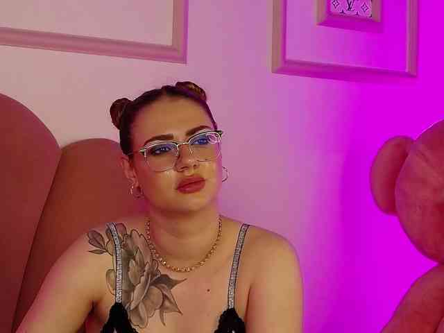 AbbyWhite webcam