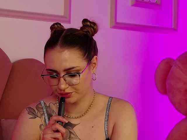 AbbyWhite webcam