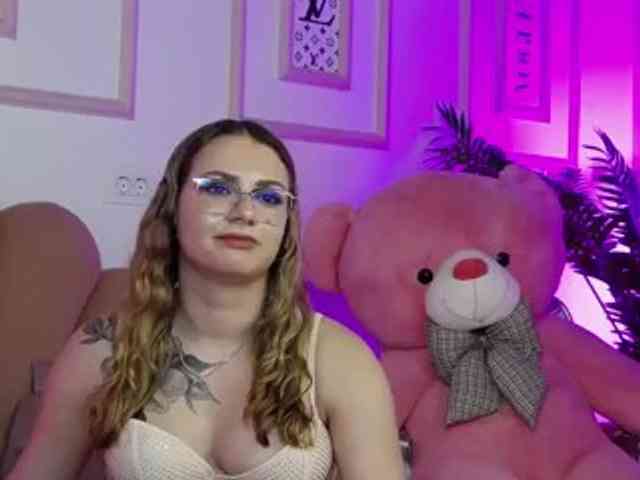 AbbyWhite webcam