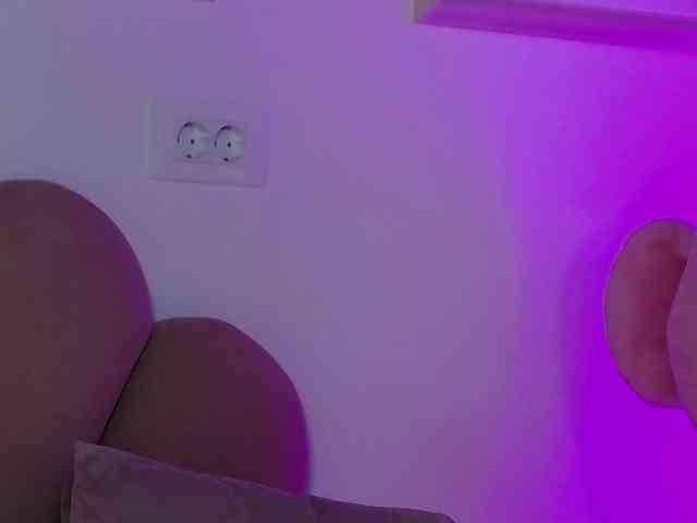 AbbyWhite webcam
