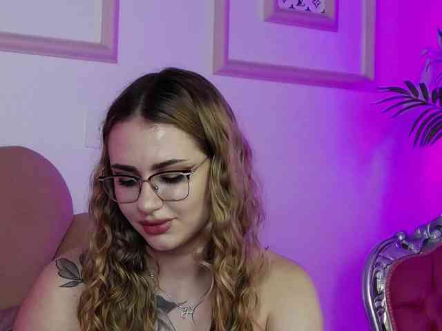 AbbyWhite webcam