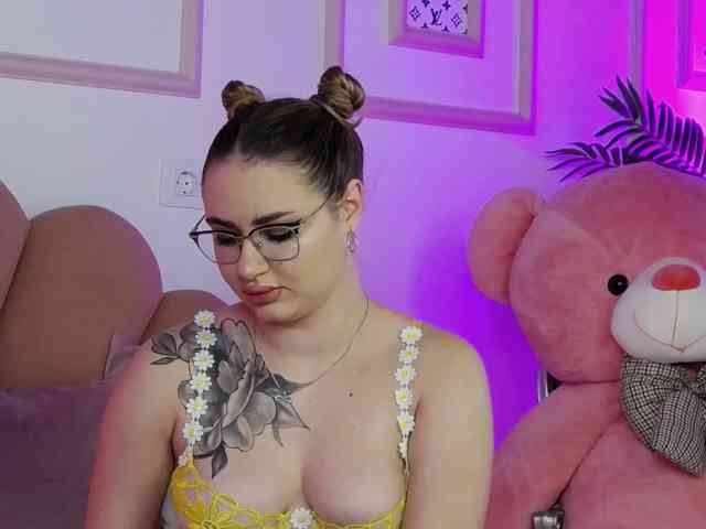 AbbyWhite webcam