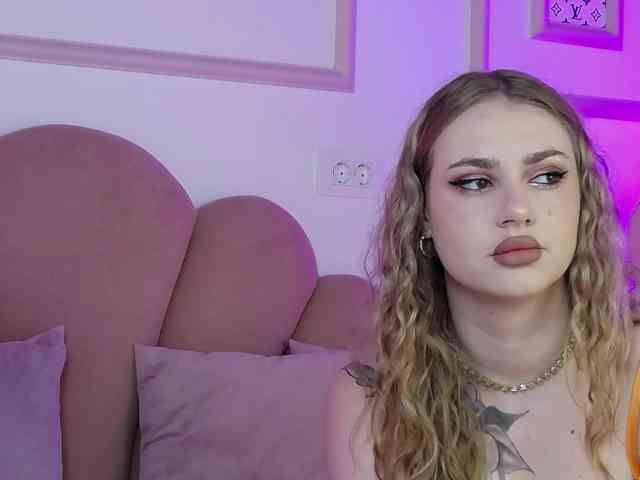 AbbyWhite webcam