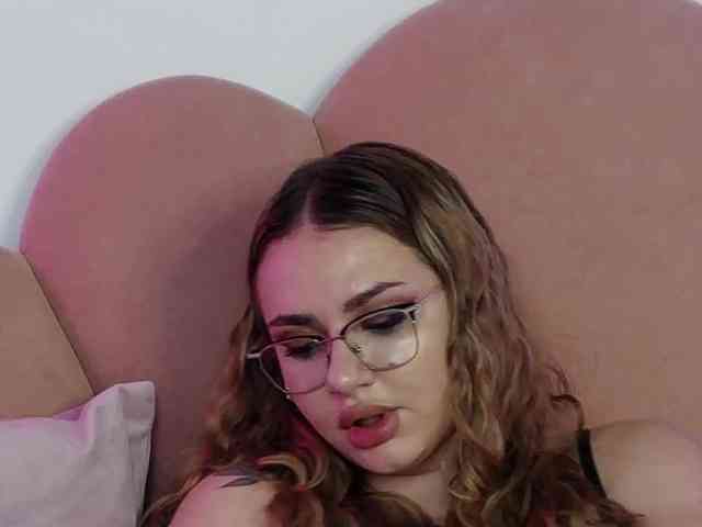AbbyWhite webcam