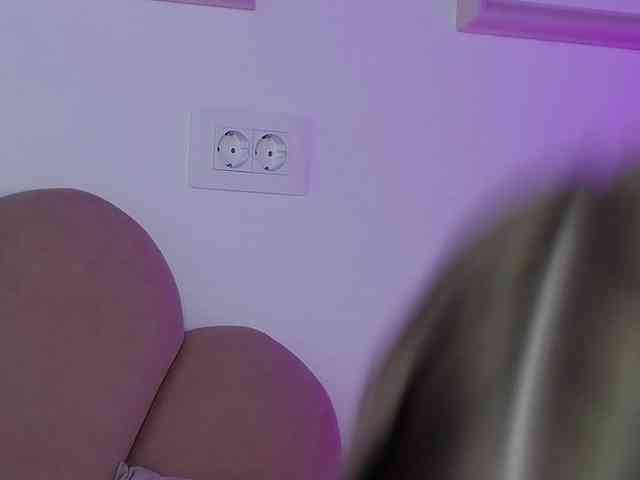 AbbyWhite webcam