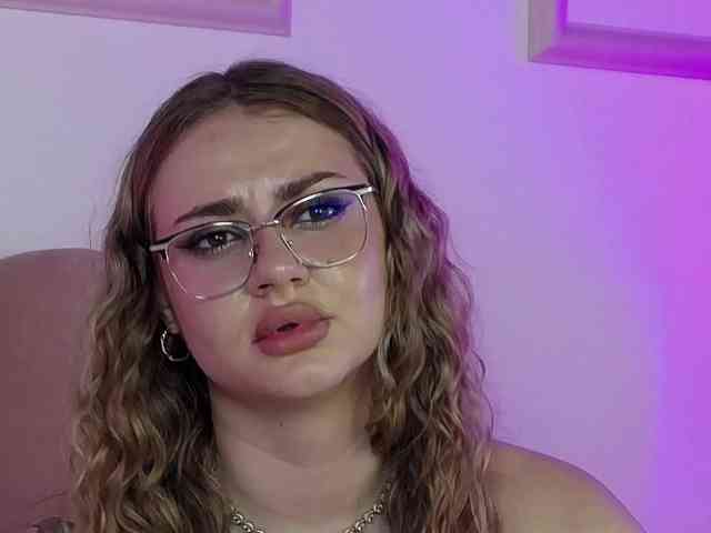 AbbyWhite webcam