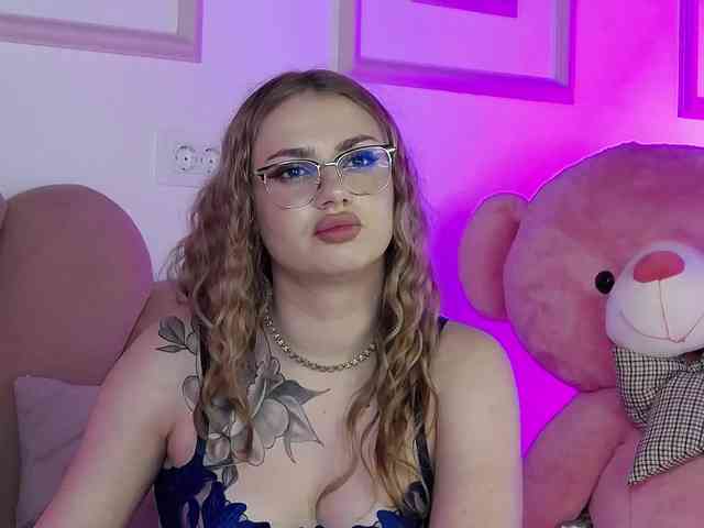 AbbyWhite webcam