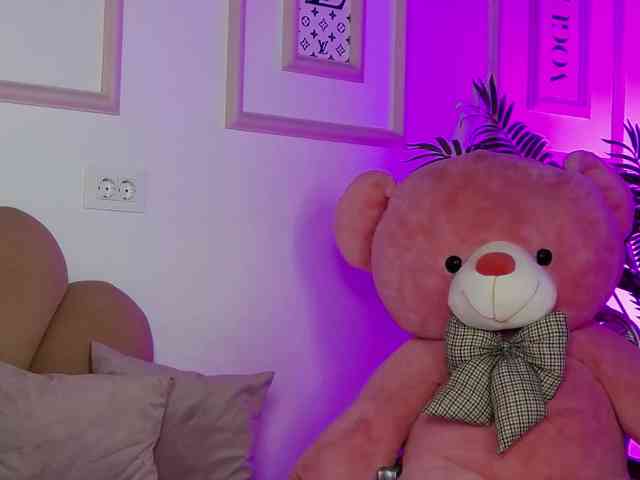 AbbyWhite webcam