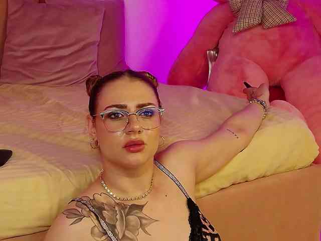 AbbyWhite webcam