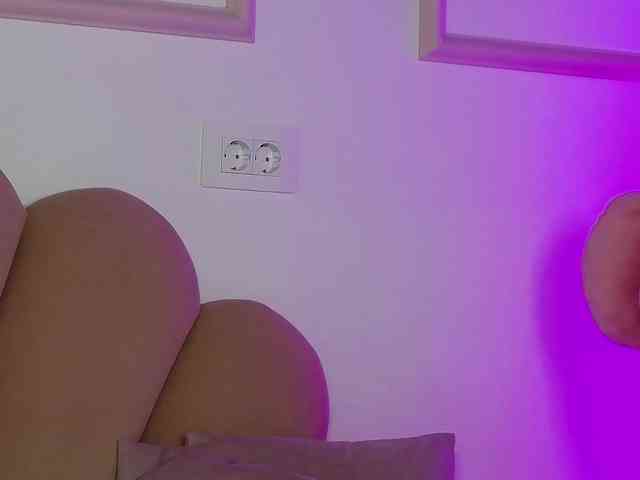 AbbyWhite webcam