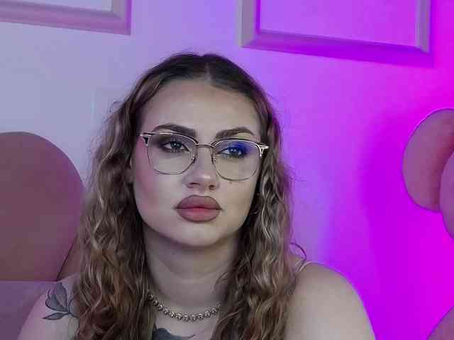 AbbyWhite webcam