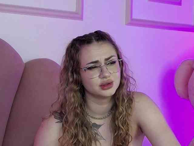 AbbyWhite webcam