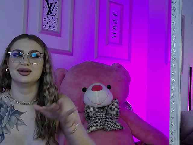 AbbyWhite webcam