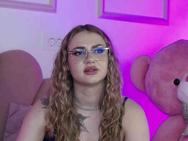 AbbyWhite webcam
