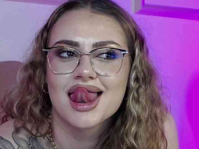 AbbyWhite webcam