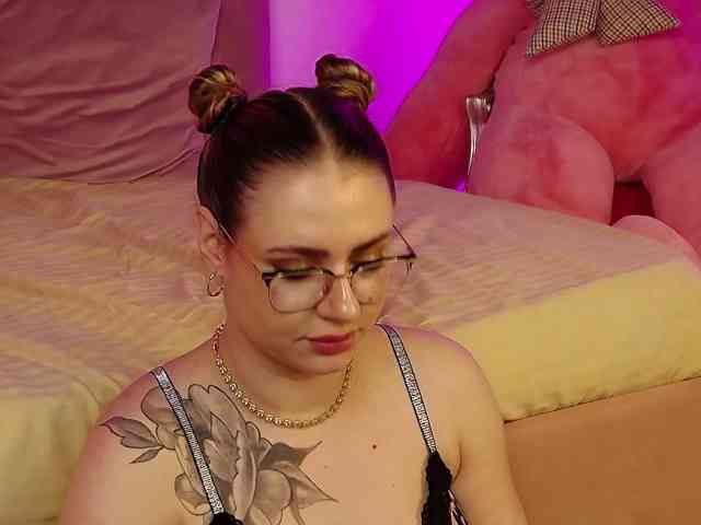 AbbyWhite webcam