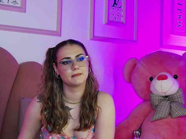 AbbyWhite webcam