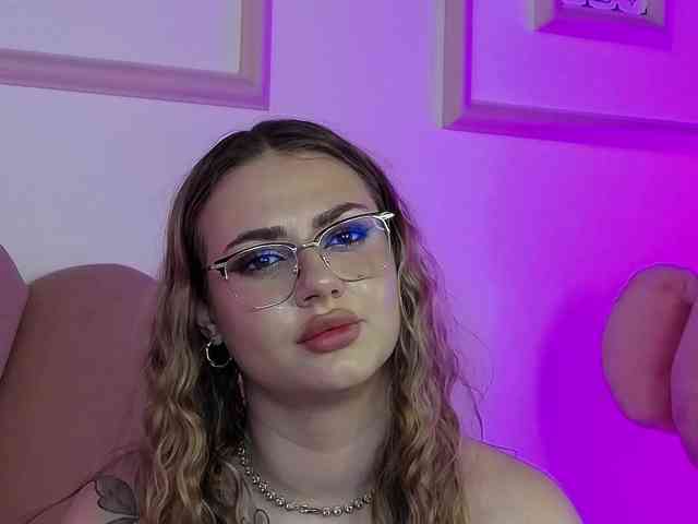 AbbyWhite webcam
