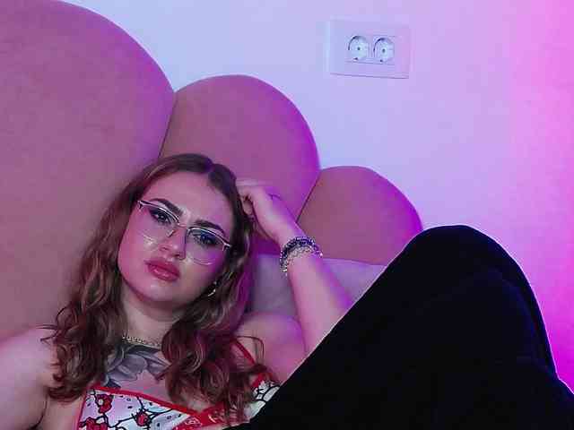 AbbyWhite webcam
